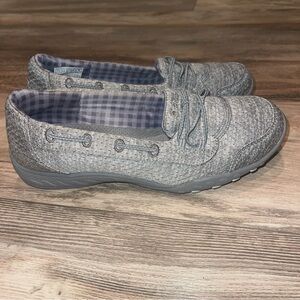 Women's Skechers Breathe Easy Good Influence Gray Slip On Sneaker Size 7.5